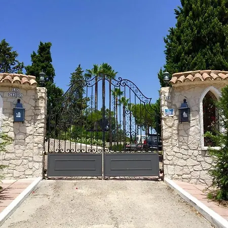 Royal Worthy Luxury Estate The Crown Filming Set *