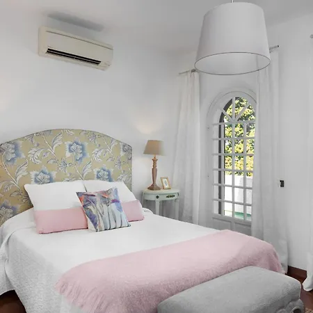 Royal Worthy Luxury Estate The Crown Filming Set Villa